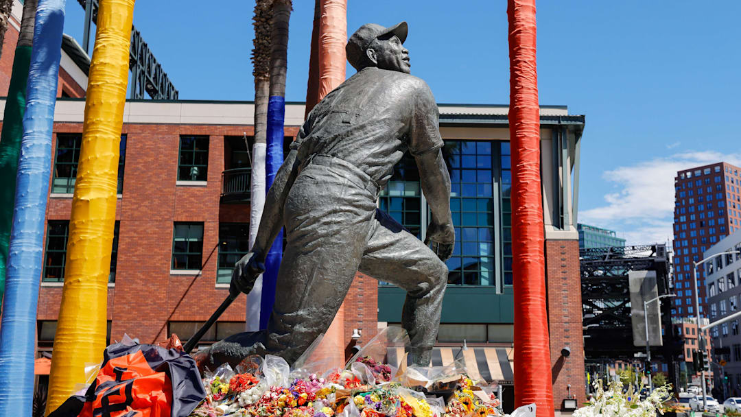 Jun 24, 2024; San Francisco, California, USA; A tribute to Willie Mays at Willie Mays plaza before the game between the San Francisco Giants and the Chicago Cubs at Oracle Park. Mandatory Credit: Sergio Estrada-Imagn Images