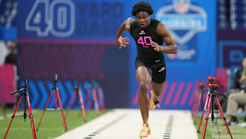 Feb 28, 2025; Indianapolis, IN, USA;  South Carolina defensive back Nick Emmanwori (DB40) runs in the 40 yard dash during the 2025 NFL Combine at Lucas Oil Stadium. Mandatory Credit: Kirby Lee-Imagn Images
