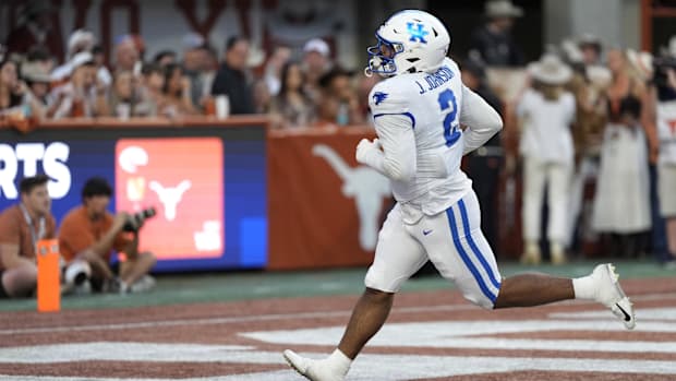 Jamon Dumas-Johnson played his final year of college football Kentucky Wildcats in 2024.