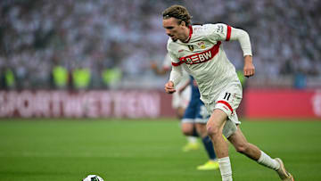 Nick Woltemade im VfB-Stuttgart-Trikot. Aktuell verhandelt der Stürmer mit dem VfB über eine Vertragsverlängerung