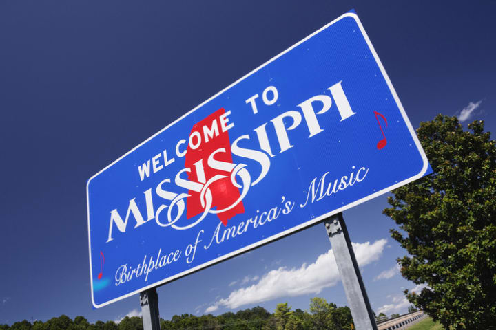 "Welcome to Mississippi" sign