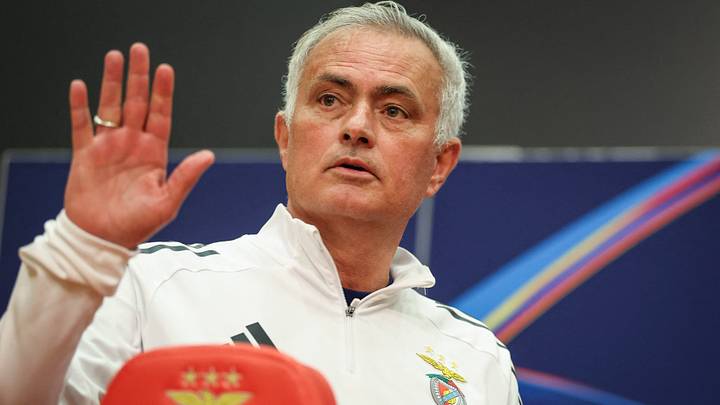 FBL-EUR-C1-BENFICA-PRESSER