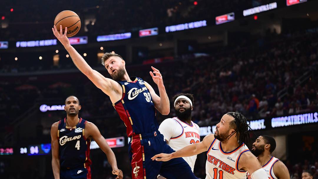 May 25, 2026; Cleveland, Ohio, USA; Cleveland Cavaliers forward Dean Wade (32) rebounds the ball in the fourth quarter against the New York Knicks during game four of the eastern conference finals for the 2026 NBA playoffs at Rocket Arena. Mandatory Credit: Ken Blaze-Imagn Images May 25, 2026; Cleveland, Ohio, USA; Cleveland Cavaliers forward Dean Wade (32) rebounds the ball in the fourth quarter against the New York Knicks during game four of the eastern conference finals for the 2026 NBA playoffs at Rocket Arena. Mandatory Credit: Ken Blaze-Imagn Images