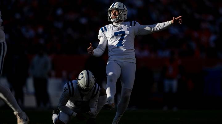Indianapolis Colts kicker Matt Gay (7)