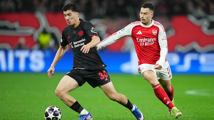 Bayer-Star Ibrahim Maza im Zweikampf mit Arsenals Gabriel Martinelli