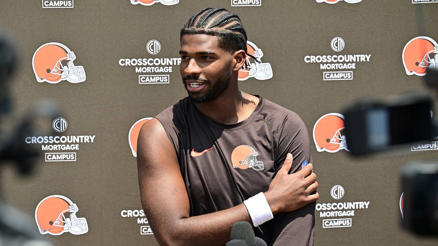 Shedeur Sanders Supports Cleveland Browns Teammate At Training Camp Amid Scrutiny