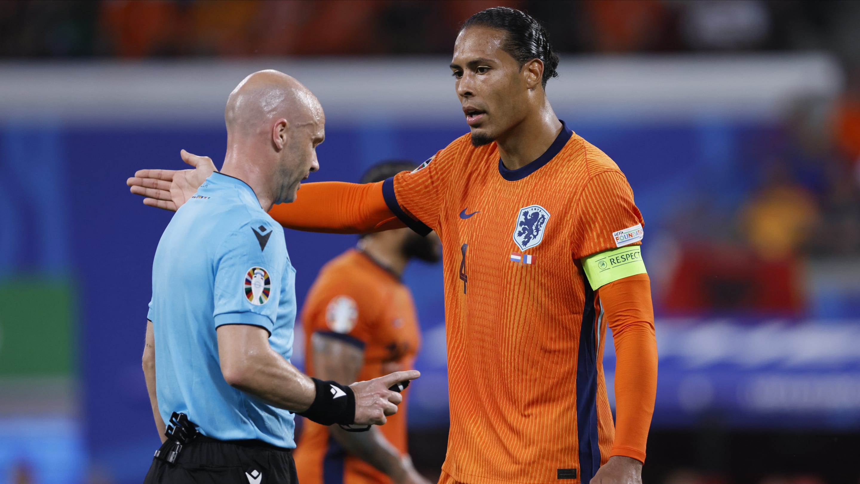 Virgil van Dijk lashes out at 'the English referee' over disallowed Netherlands goal
