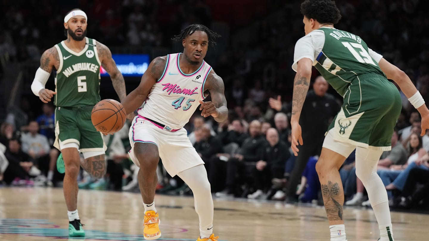 Bucks Guard Exits Thunder Game with Eye Injury