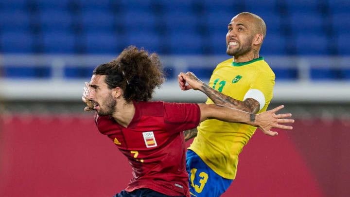 Marc Cucurella, Daniel Alves