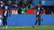 Com gol de Mbappé, PSG mostra força e goleia na Ligue 1 no último jogo antes da pausa para a Copa do Mundo.