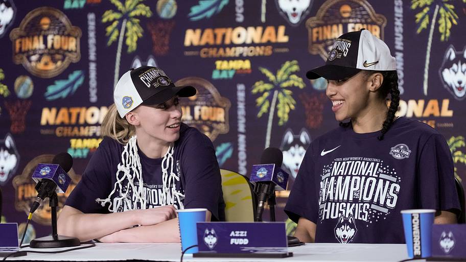 Paige Bueckers, Azzi Fudd, UConn Huskies
