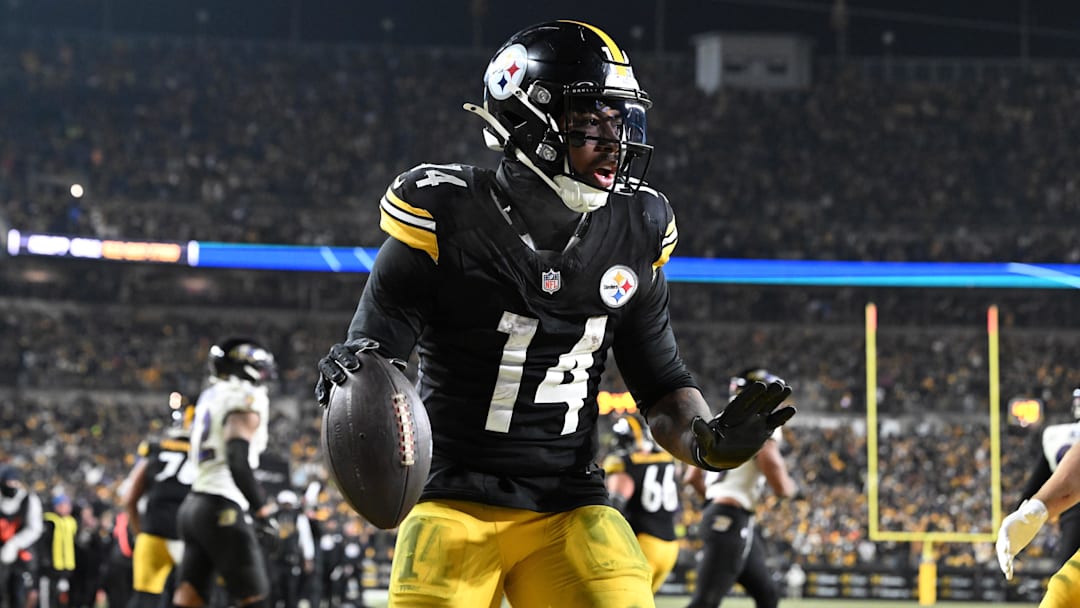 Kenneth Gainwell RB Pittsburgh Steelers. Mandatory Credit: Barry Reeger-Imagn Images