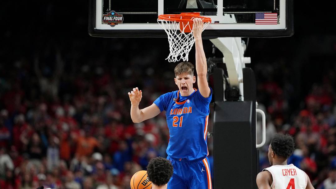 Gators Alex Condon is being encouraged to stay in Gainesville another year