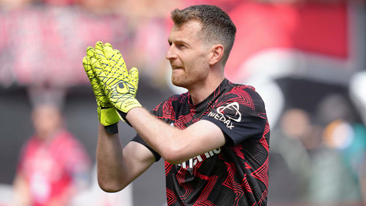 Lukas Hradecky zieht offenbar einen Abschied in Erwägung Lukas Hradecky zieht offenbar einen Abschied in Erwägung