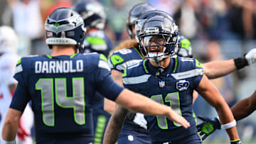 It was another big day for the Seahawks quarterback Sam Darnold and wide receiver Jaxon Smith-Njigba in their rout of the Cardinals on Sunday.