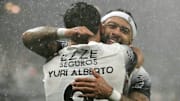 Memphis Depay já tem dois gols com a camisa do Corinthians