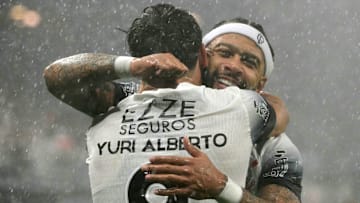 Memphis Depay já tem dois gols com a camisa do Corinthians