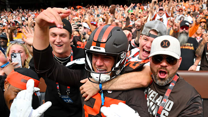 Learn what former Syracuse football players did during Week 3 of the NFL season, including a game-winner by Andre Szmyt.