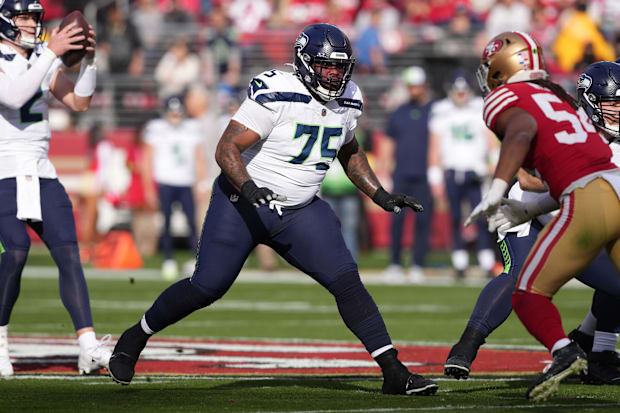 Seattle Seahawks guard Anthony Bradford (75) blocks against San Francisco 49ers linebacker Fred Warner