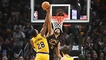 Los Lakers tendrían que ofrecer varios activos valiosos a Cavaliers
