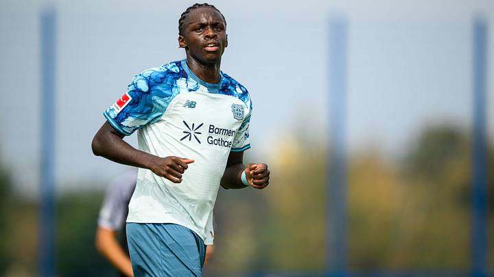 Noah Mbamba verlängert bei Bayer 04 Leverkusen bis 2029, wird aber für ein Jahr verliehen Noah Mbamba verlängert bei Bayer 04 Leverkusen bis 2029, wird aber für ein Jahr verliehen
