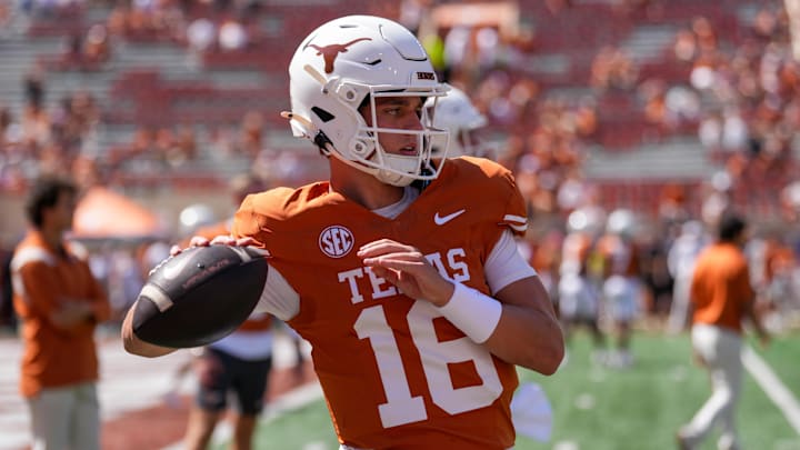 Texas Longhorns quarterback Arch Manning warms up before the game against the Mississippi State Bulldogs Texas Longhorns quarterback Arch Manning warms up before the game against the Mississippi State Bulldogs