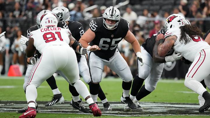 Las Vegas Raiders center Tyler Linderbaum (65)