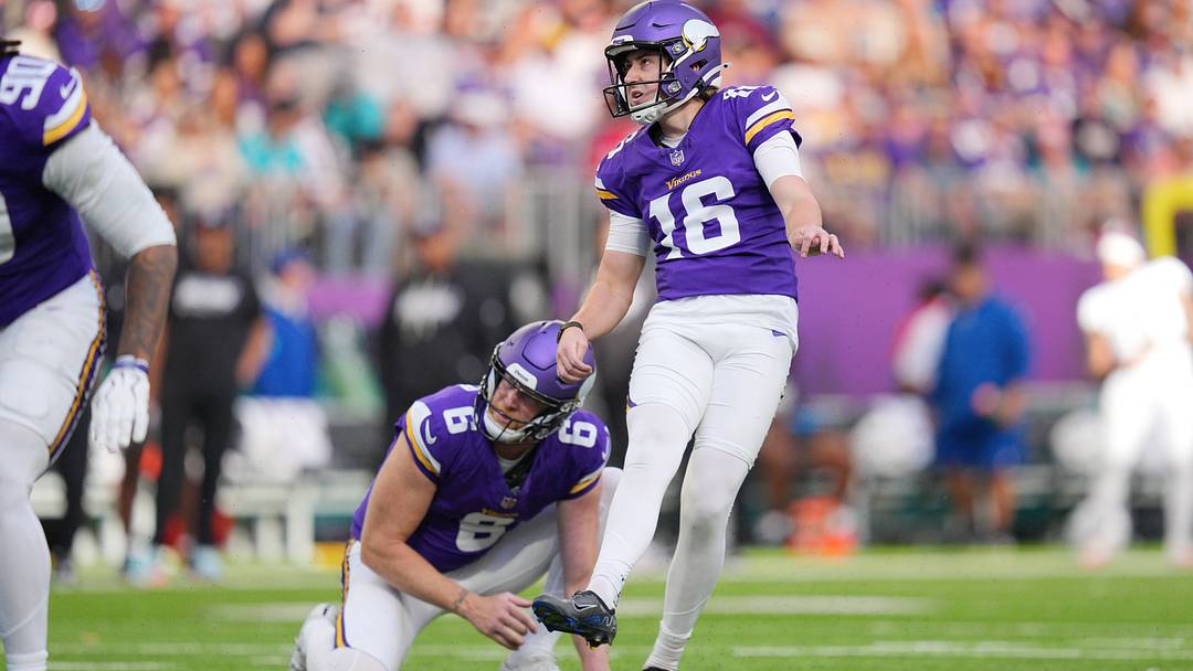 Kicker Will Reichard is among the Vikings on the rise following Sunday's win over the Dolphins. Kicker Will Reichard is among the Vikings on the rise following Sunday's win over the Dolphins.