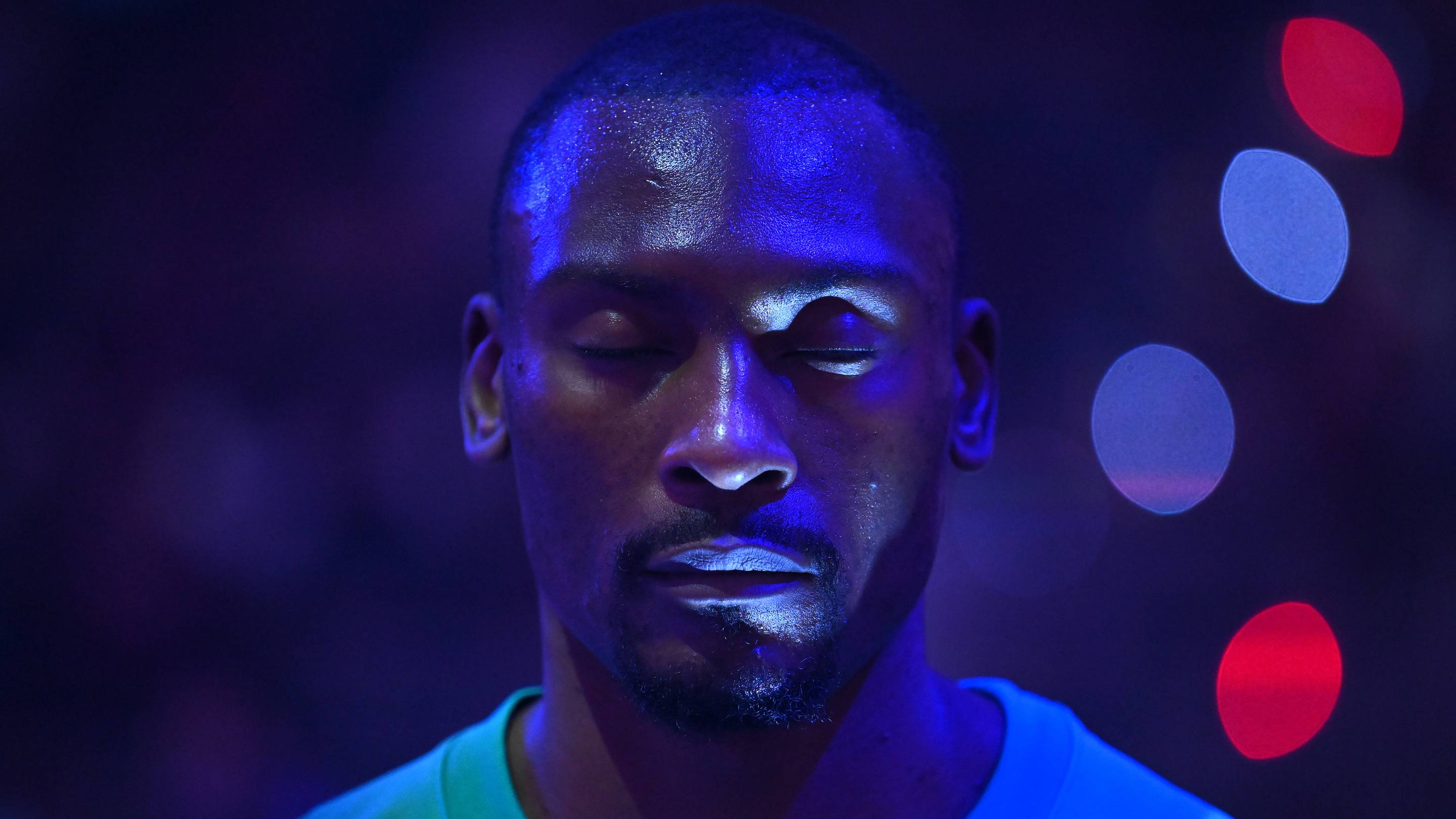 Former Suns center clinging onto roster spot for dear life