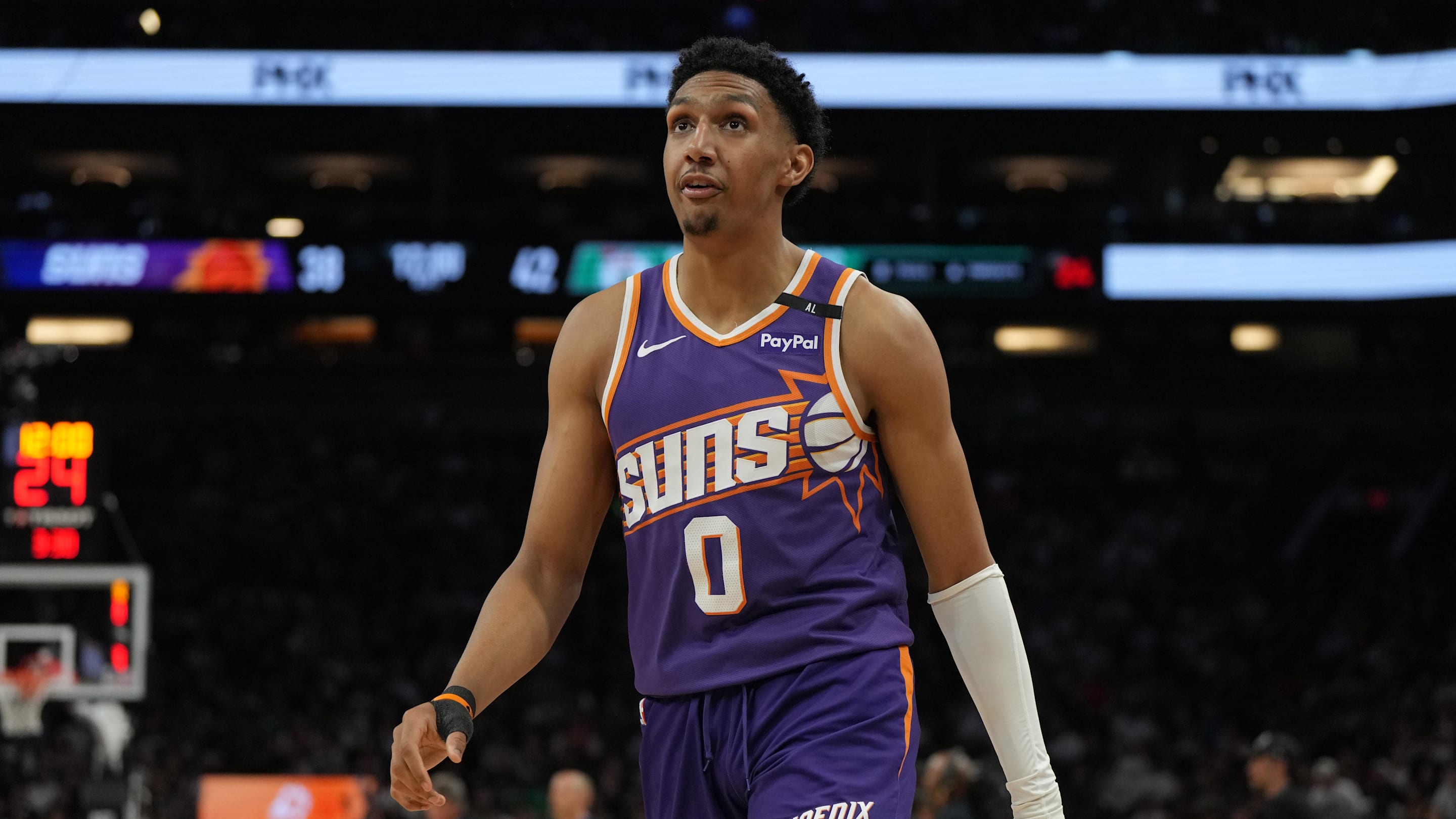 Promising young wing already making Suns rethink the depth chart