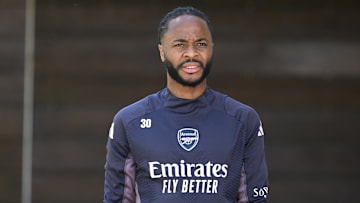 Vergangene Saison war Raheem Sterling an Arsenal ausgeliehen Vergangene Saison war Raheem Sterling an Arsenal ausgeliehen