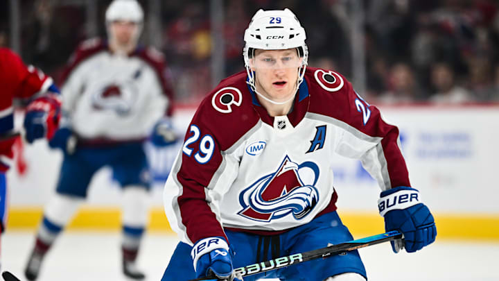 Colorado Avalanche star Nathan MacKinnon looks like the favorite to win his second Hart Trophy in as many seasons.