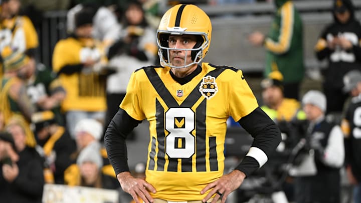 Official: The Steelers have announced Mason Rudolph as the starting QB for the week 9 match against Cotls, a move that is believed to give Aaron Rodgers time to regain his composure before the humiliating 25-35 loss to his former team.... vannguyen