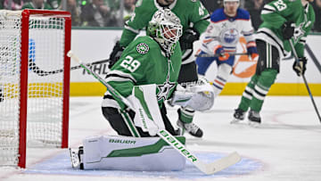 May 29, 2025; Dallas, Texas, USA; Dallas Stars goaltender Jake Oettinger (29) in action during the game between the Dallas Stars and the Edmonton Oilers in game five of the Western Conference Final of the 2025 Stanley Cup Playoffs at American Airlines Center. Mandatory Credit: Jerome Miron-Imagn Images