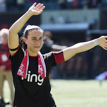Portland Thorns FC midfielder Sam Coffey scored the opening goal in a 4–2 win over the Seattle Reign.