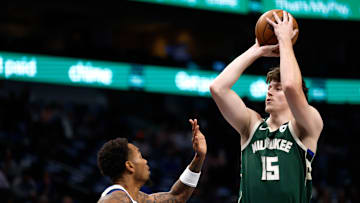 Milwaukee Bucks v Dallas Mavericks