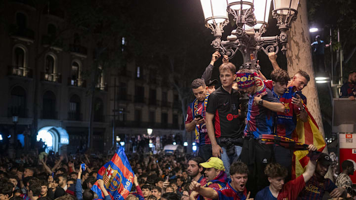 Barcelona fans celebrate 28th league title at Canaletes Barcelona fans celebrate 28th league title at Canaletes