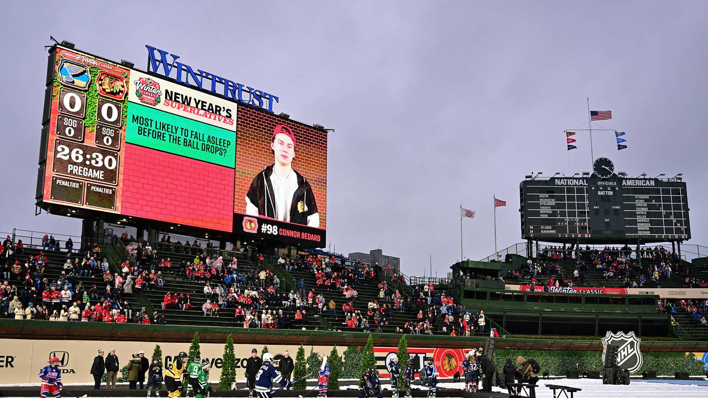 Top-ranked Wisconsin women’s hockey set for outdoor game