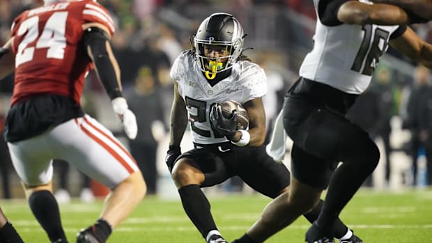Oregon Ducks running back Jordan James (20) rushes with the football during the fourth quarter