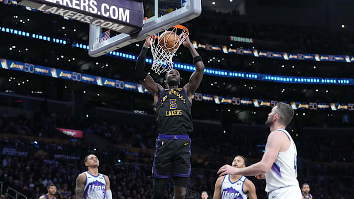 Ayton (#5) and James (not pictured) wasted no time in connecting during the latter‘s season debut with the Lakers on Tuesday. 