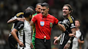 Rafael Klein teve jornada ruim em Galo x Corinthians