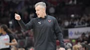 Chicago Bulls head coach Billy Donovan gestures to his team against the Washington Wizards at United Center