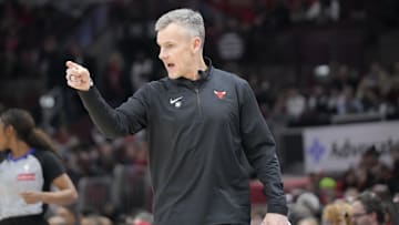 Chicago Bulls head coach Billy Donovan gestures to his team against the Washington Wizards at United Center