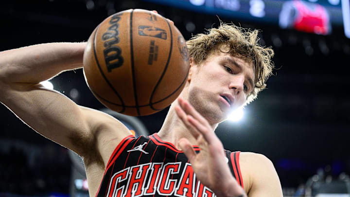 Mar 13, 2026; Inglewood, California, USA; Chicago Bulls forward Matas Buzelis (14) looks to slam the ball in frustration during the second half against the Los Angeles Clippers at Intuit Dome. Mandatory Credit: William Liang-Imagn Images