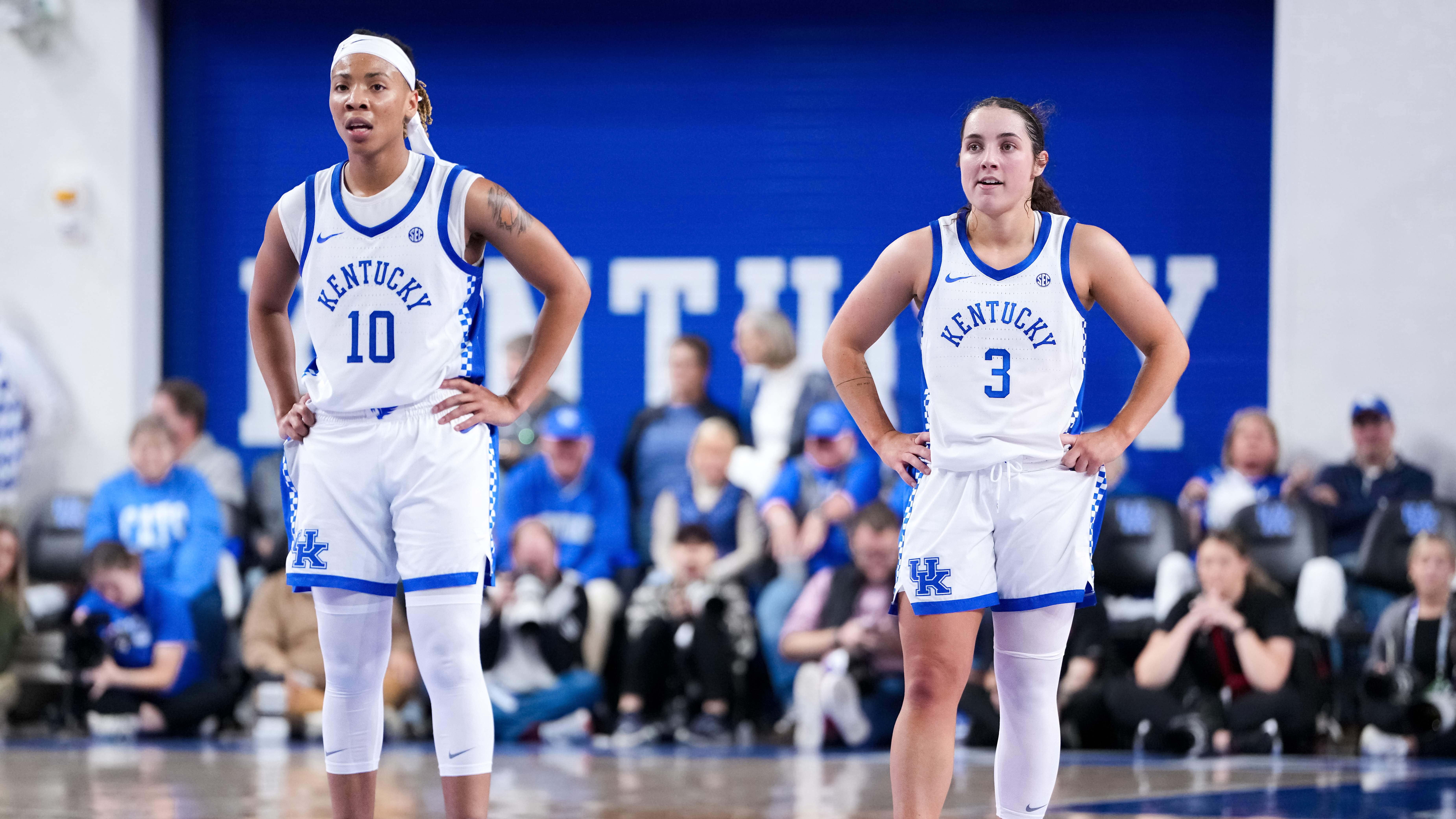 Kentucky women’s basketball crushes Mississippi State in record
