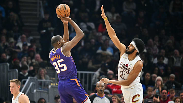 Phoenix Suns v Cleveland Cavaliers