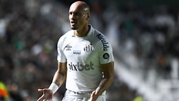 Zagueiro Maicon é titular do Peixe 