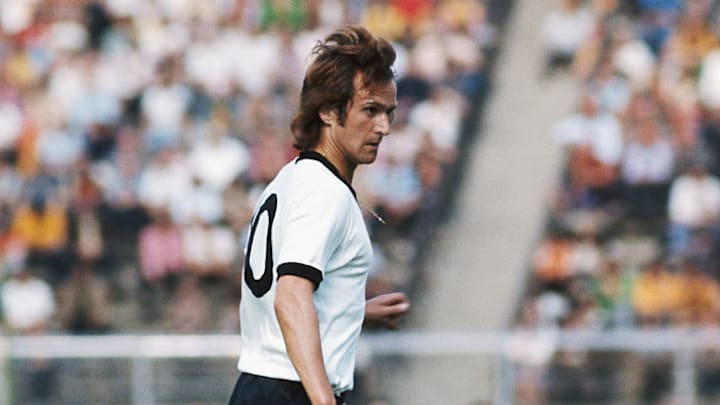 Wolfgang Overath holte er als Stammspieler den WM-Titel