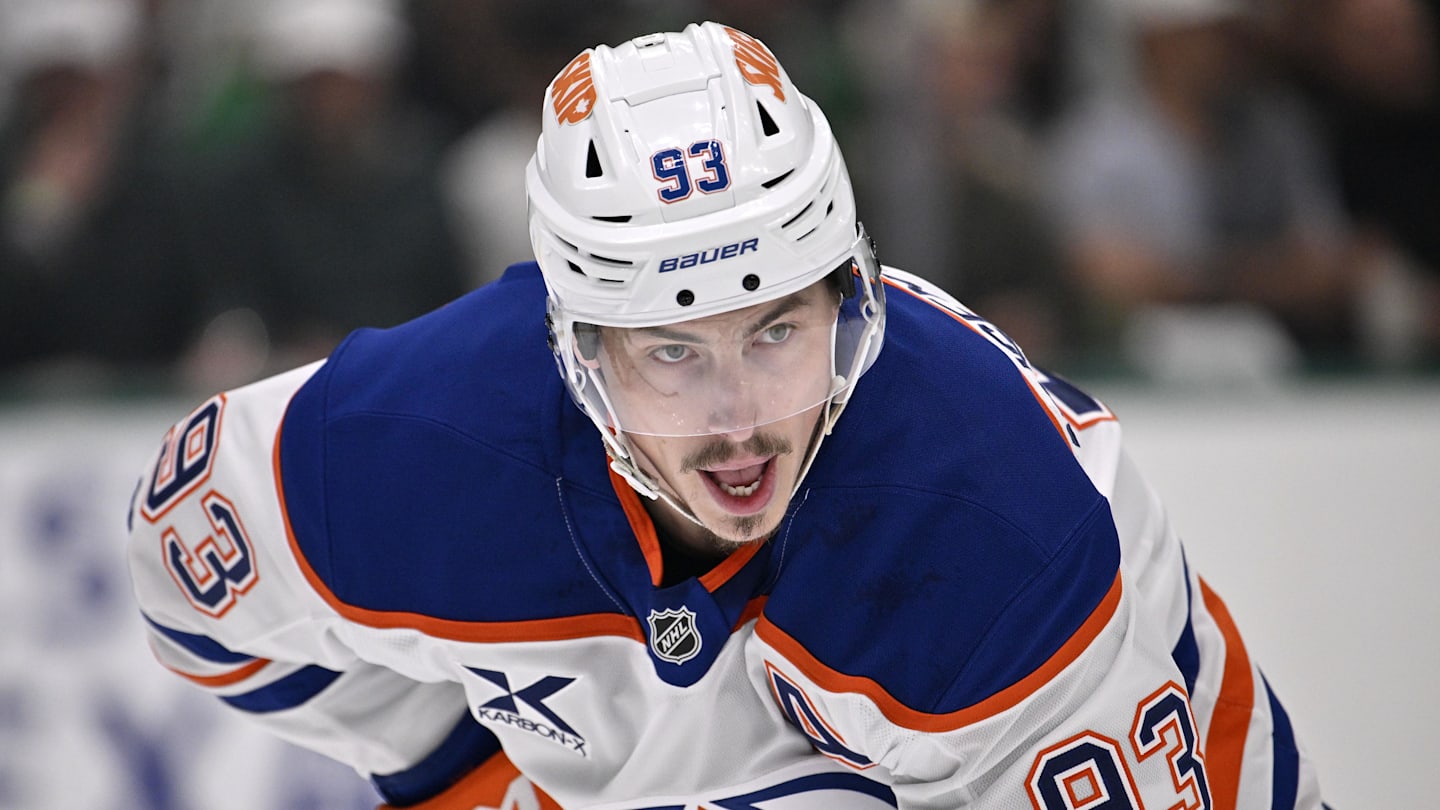 Oilers' Ryan Nugent-Hopkins Plays Stanley Cup Final with Broken Hand