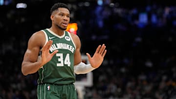 Sacramento Kings v Milwaukee Bucks